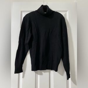 Neiman Marcus 100% cashmere turtleneck shoulder pad sweater